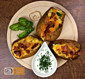 Héjában sült töltött krumpli baconnel - Recept videók