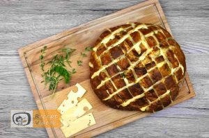 Sajtos fűszeres töltött kenyér recept, sajtos fűszeres töltött kenyér elkészítése 5. lépés