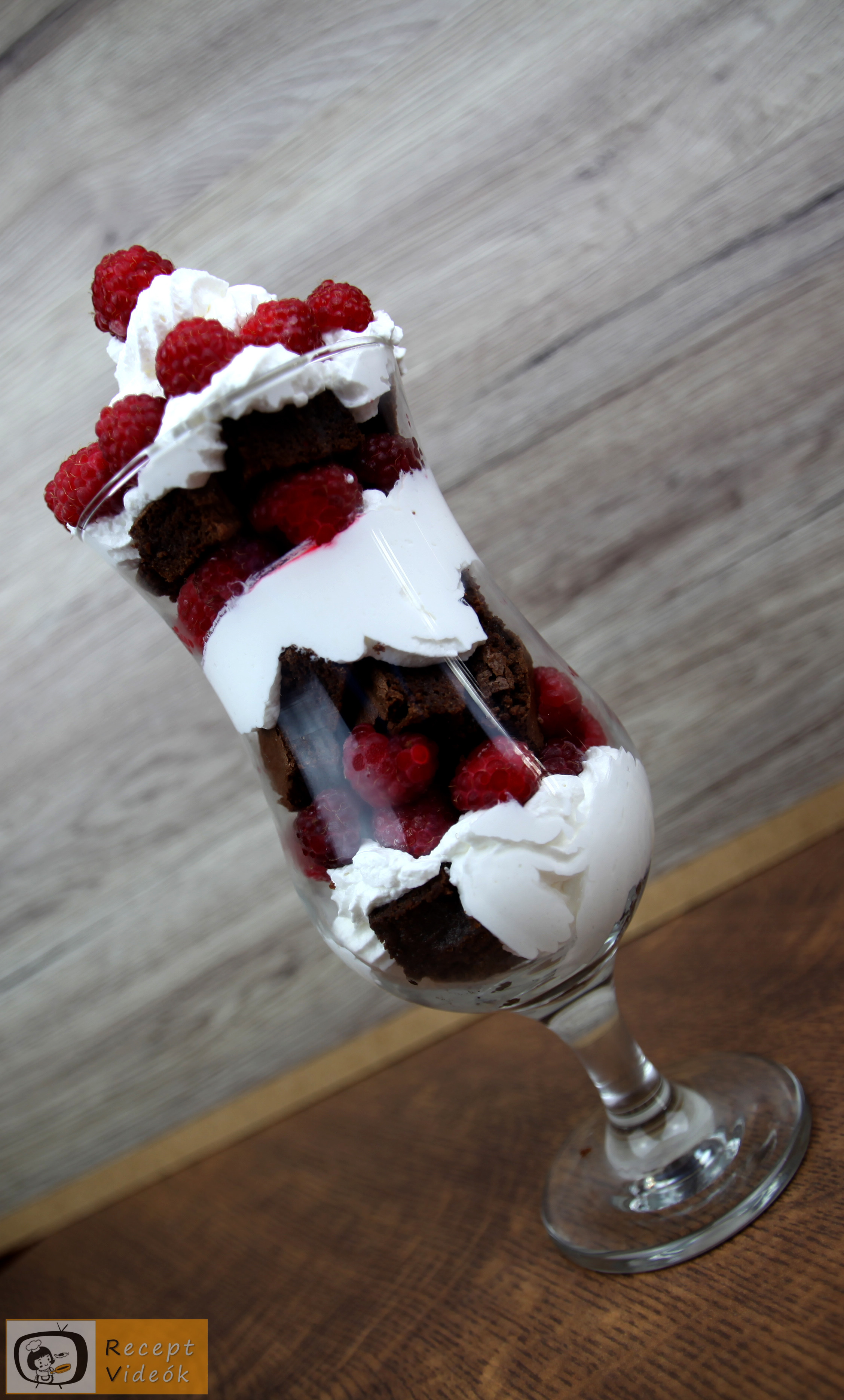 Csokis brownie recept, csokis brownie elkészítése -Recept Videók Csokis brownie recept, csokis brownie elkészítése -Recept Videók