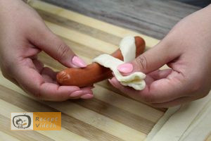 Hotdog kígyócskák recept, hotdog kígyócskák elkészítése 6. lépés