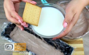 Kekszes jégkrémtorta recept, kekszes jégkrémtorta elkészítése 6. lépés