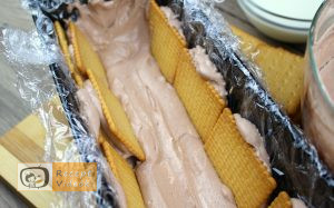 Kekszes jégkrémtorta recept, kekszes jégkrémtorta elkészítése 7. lépés