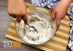 Sajtkrémmel töltött gomba recept, sajtkrémmel töltött gomba elkészítése 2. lépés