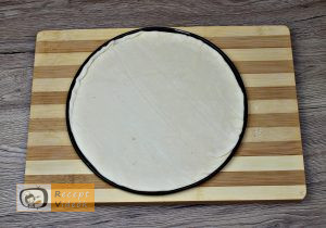 Pizza koszorú recept, pizza koszorú elkészítése 1. lépés