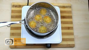 Sajtos cukkinigolyó recept, sajtos cukkinigolyó elkészítése 6. lépés