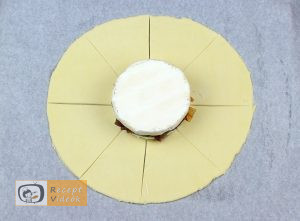 Töltött camembertes buci recept elkészítése 7. lépés