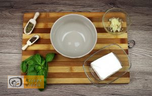 Csirkemell receptek: Bazsalikomos fetasajttal töltött csirkemell elkészítése 1. lépés