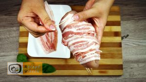 Csirkemell receptek: Bazsalikomos fetasajttal töltött csirkemell elkészítése 5. lépés