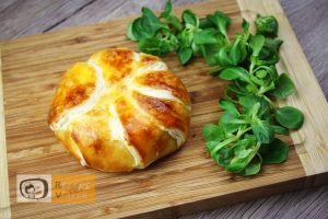 Töltött camembertes buci recept elkészítése - Recept Videók