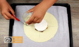 Töltött camembertes buci recept elkészítése 8. lépés