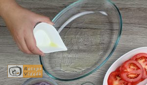 Mozzarellás paradicsomos csirke recept elkészítése 5. lépés