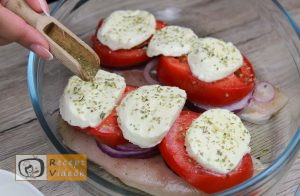 Mozzarellás paradicsomos csirke recept elkészítése 10. lépés
