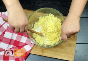 sajttal töltött krumpli tallér recept elkészítése 2. lépés