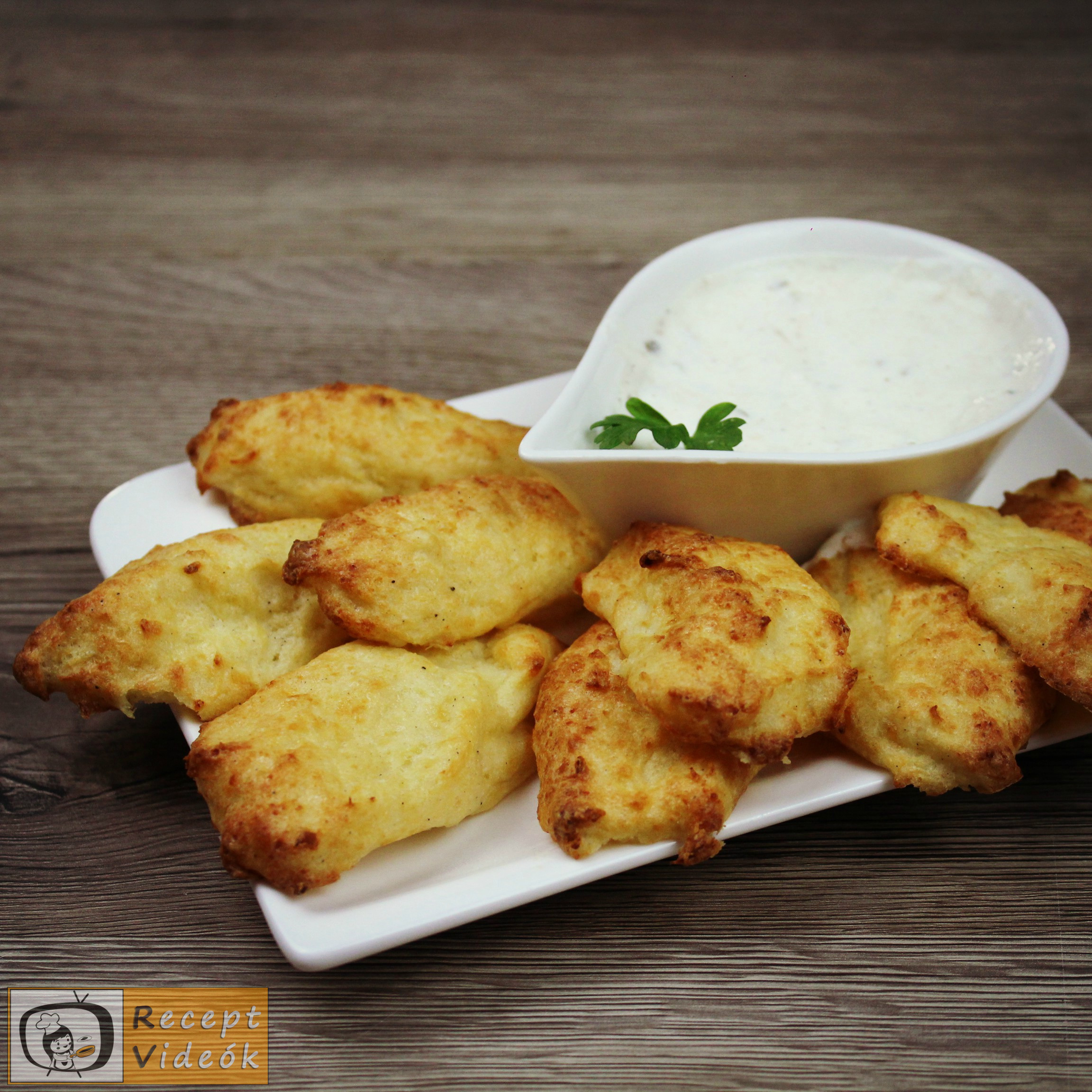 Csirkemell receptek: Csirkecsíkok fokhagymás-tejfölös bundában elkészítése - Recept Videók Csirkemell receptek: Csirkecsíkok fokhagymás-tejfölös bundában elkészítése - Recept Videók