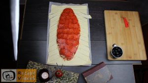 EGYSZERŰ HALLOWEEN SÜTI RECEPTEK - múmia pizza 2. lépés