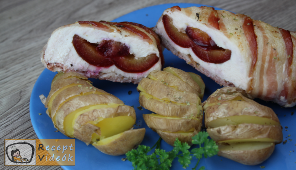 Csirkemell receptek: Szilvával töltött csirkemell bacon köntösben elkészítése - Recept Videók