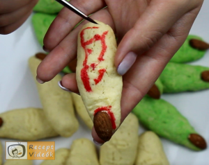 Halloweeni süti recept (halloween-i boszorkány ujjak) 7. lépés
