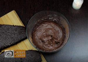 EGYSZERŰ HALLOWEEN SÜTI RECEPTEK - koporsó torta 4. lépés