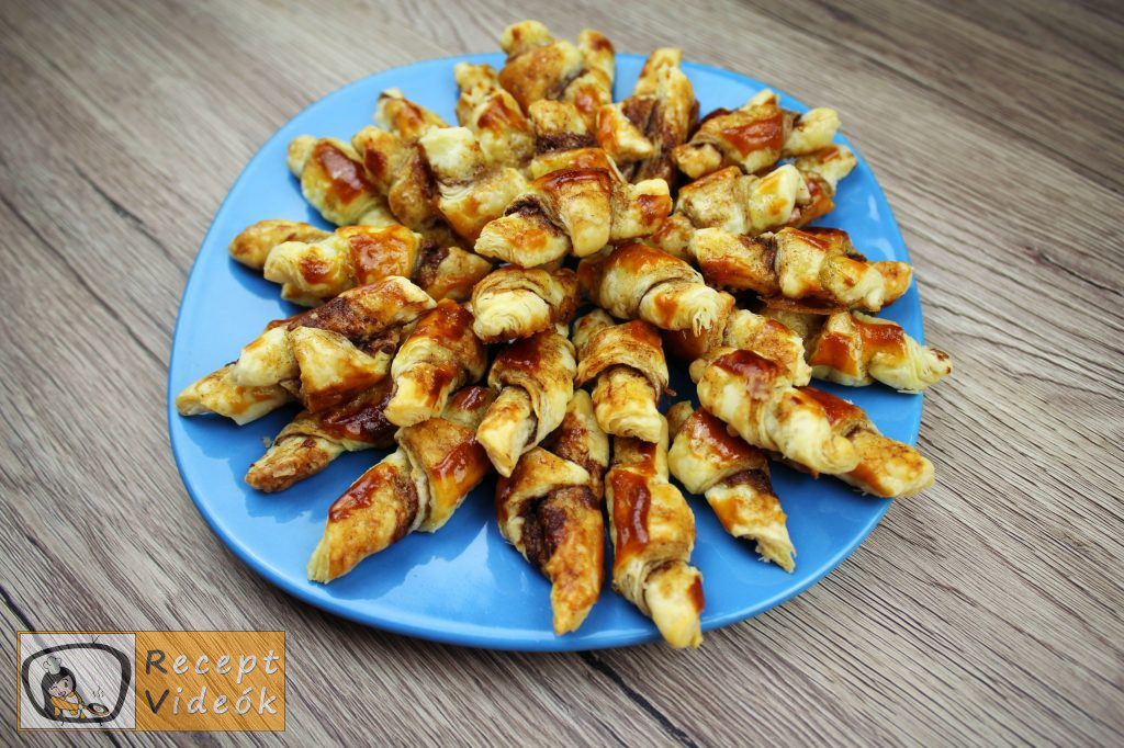 Mogyorókrémes minikiflik recept, mogyorókrémes minikiflik elkészítése - Recept Videók