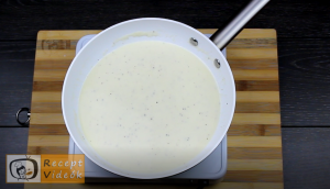 Töltött csirkemell mustáros besamel mártással - Csirkemell receptek elkészítése 2. lépés