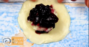 áfonyás-krémsajtos párna recept, áfonyás-krémsajtos párna elkészítése 3. lépés