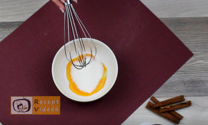 Vaníliás-meggyes pohárkrém recept elkészítése 4. lépés
