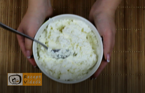 egyszerű palacsinta recept (túrós palacsinta) elkészítése 5. lépés