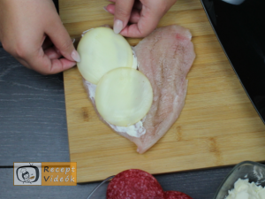 Baconös töltött csirkemell barbecue szósszal - Csirkemell receptek elkészítése 4. lépés