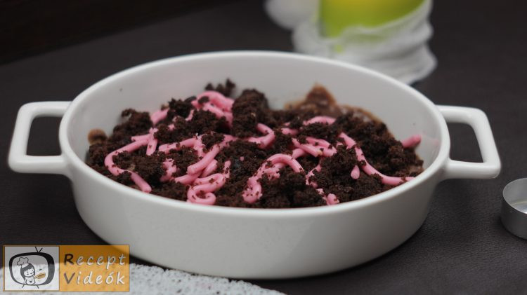 Halloweeni süti recept (zselégiliszta csokiföldben) - Recept Videók