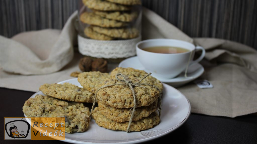 Csokis-zabpelyhes keksz recept, csokis-zabpelyhes keksz elkészítése - Recept Videók