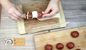 Tűzdelt húsgombócok recept elkészítése 3. lépés
