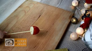 Karácsonyi diy kreatív recept ötletek, asztaldíszek - Mikulás sapka 2. lépés