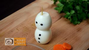 Karácsonyi diy kreatív recept ötletek, asztaldíszek - Tojáshóember 3. lépés