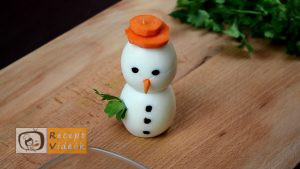Karácsonyi diy kreatív recept ötletek, asztaldíszek - Tojáshóember 5. lépés