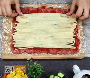 Húsos-makaróni tekercs recept, húsos-makaróni tekercs elkészítése 3. lépés