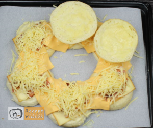  melegszendvics koszorú recept, melegszendvics koszorú elkészítése 6. lépés