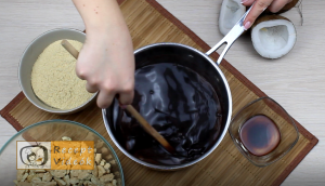 Kókuszbundás kekszszalámi recept, kókuszbundás kekszszalámi elkészítése 8. lépés