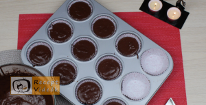 Karácsonyi diy kreatív recept ötletek - karácsonyfa és mikulás sapka muffin 5. lépés