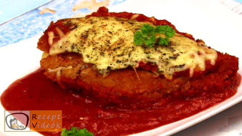 Sajttal töltött paradicsomos csirkemell