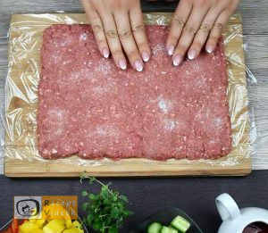 Húsos-makaróni tekercs recept, húsos-makaróni tekercs elkészítése 1. lépés
