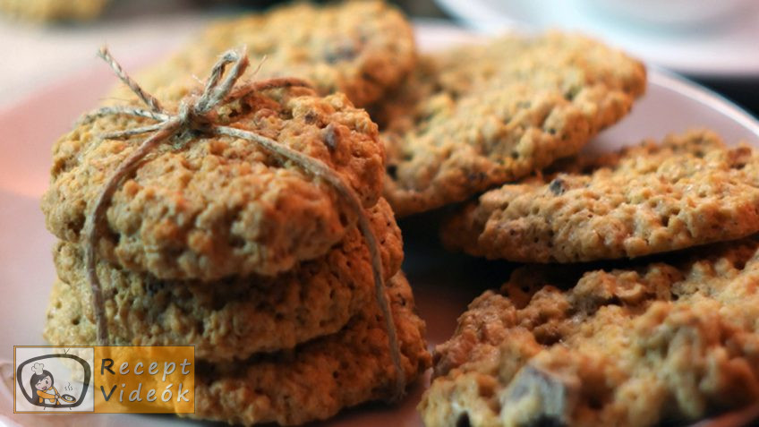 Csokis-zabpelyhes keksz