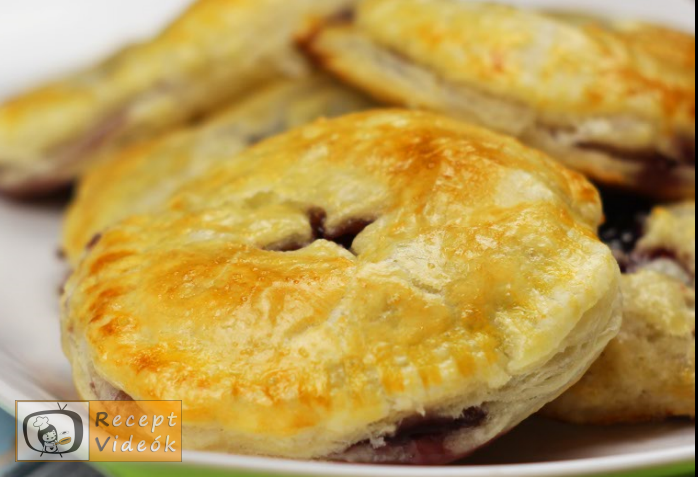 Áfonyás-krémsajtos párnácska