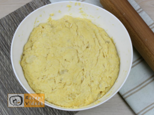 Burgonyás pogácsa (krumplis pogácsa) recept, burgonyás pogácsa (krumplis pogácsa) elkészítése 4. lépés