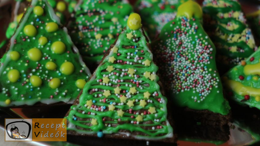 Brownie karácsonyfa és díszgömb