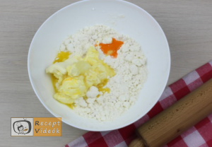 Túrós pogácsa recept, túrós pogácsa elkészítése 2. lépés