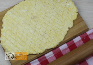 Túrós pogácsa recept, túrós pogácsa elkészítése 4. lépés