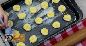 Túrós pogácsa recept, túrós pogácsa elkészítése 6. lépés