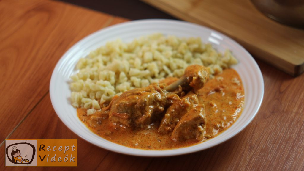 Tejfölös csirkepaprikás recept, tejfölös csirkepaprikás elkészítése - Recept Videók