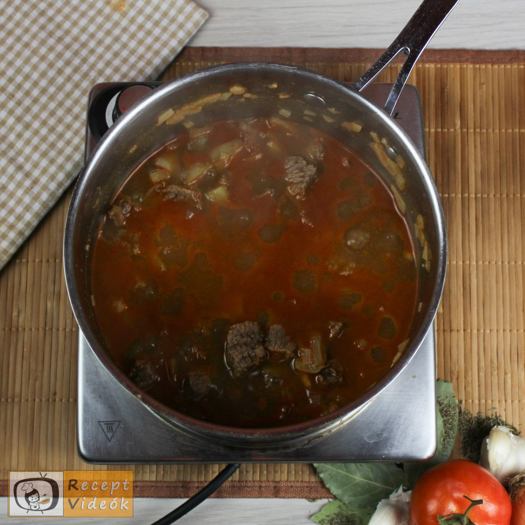 Marhapörkölt recept, marhapörkölt elkészítése 4. lépés