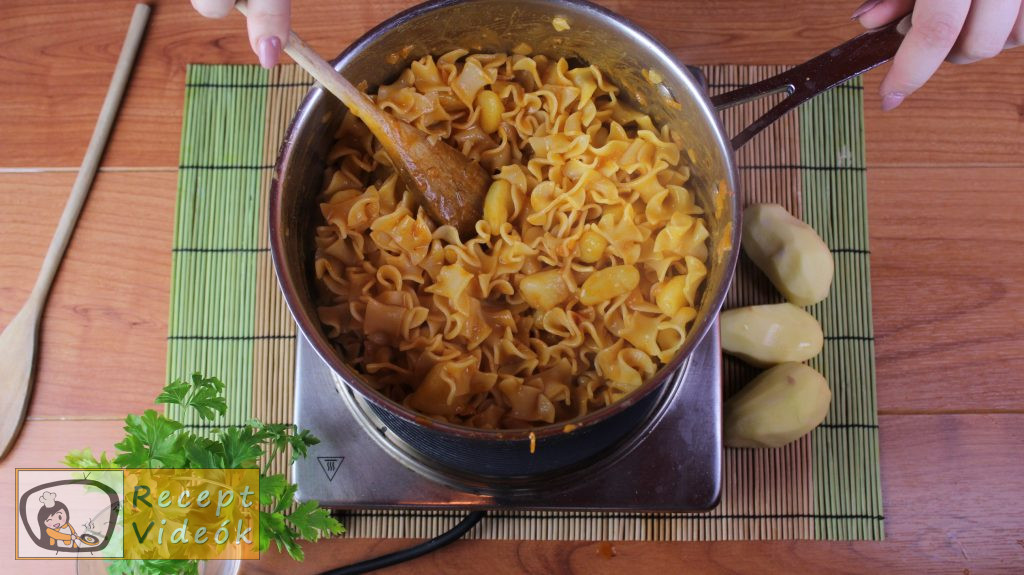 Krumplis tészta recept, krumplis tészta elkészítése 3. lépés